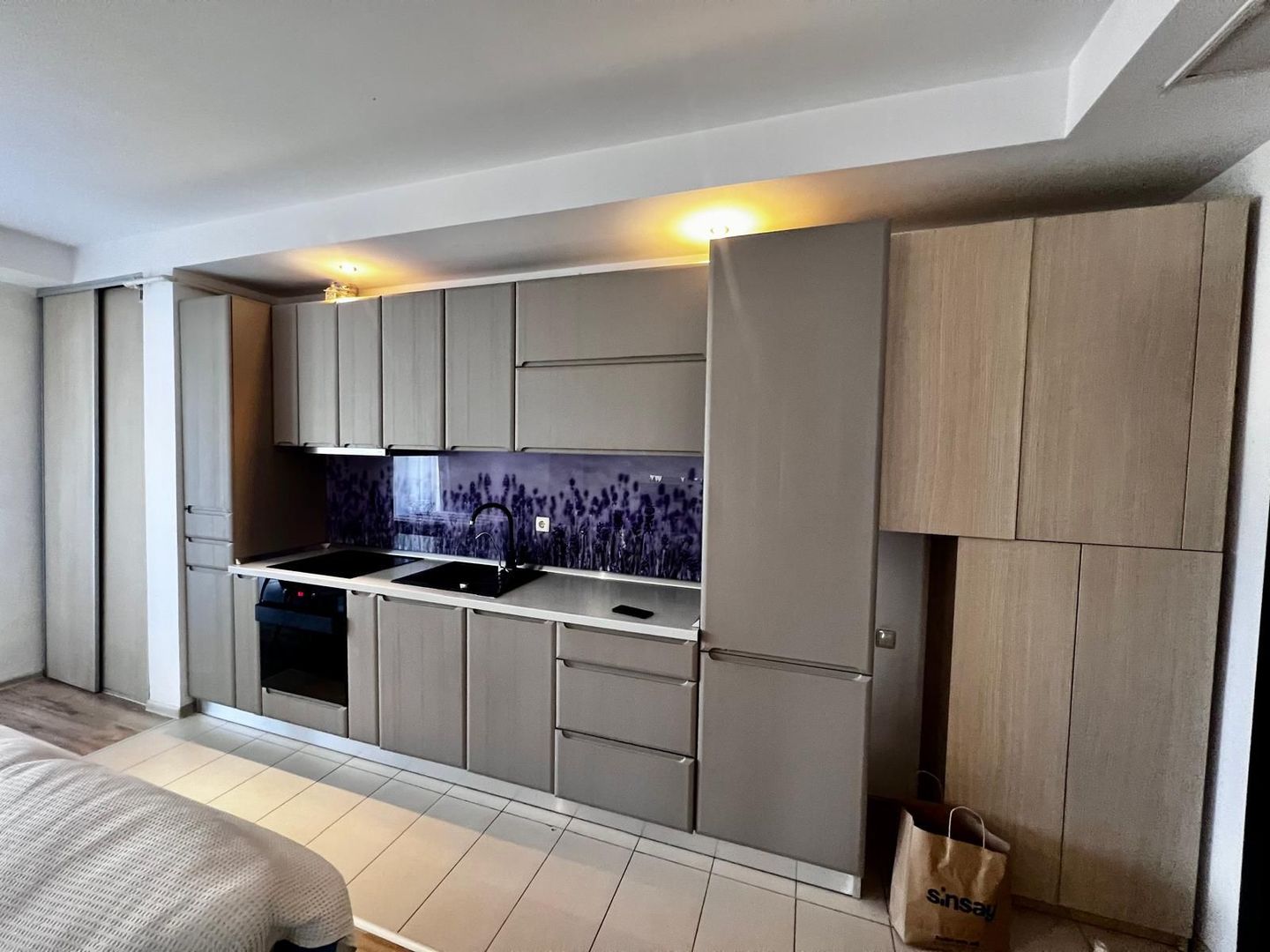 Apartament cu 3 camere de inchiriat in Cosmopolis - Poză 1
