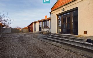 Casă generoasă în Periam județ Timiș - Poză 2