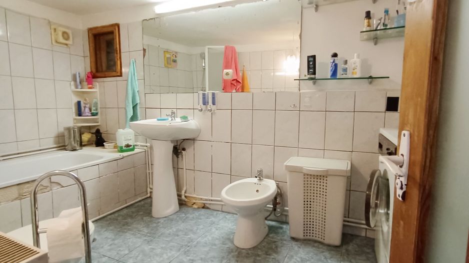 Casa si teren de 916mp in Sacele,cu front la B-dul Brasovului - Poză 13