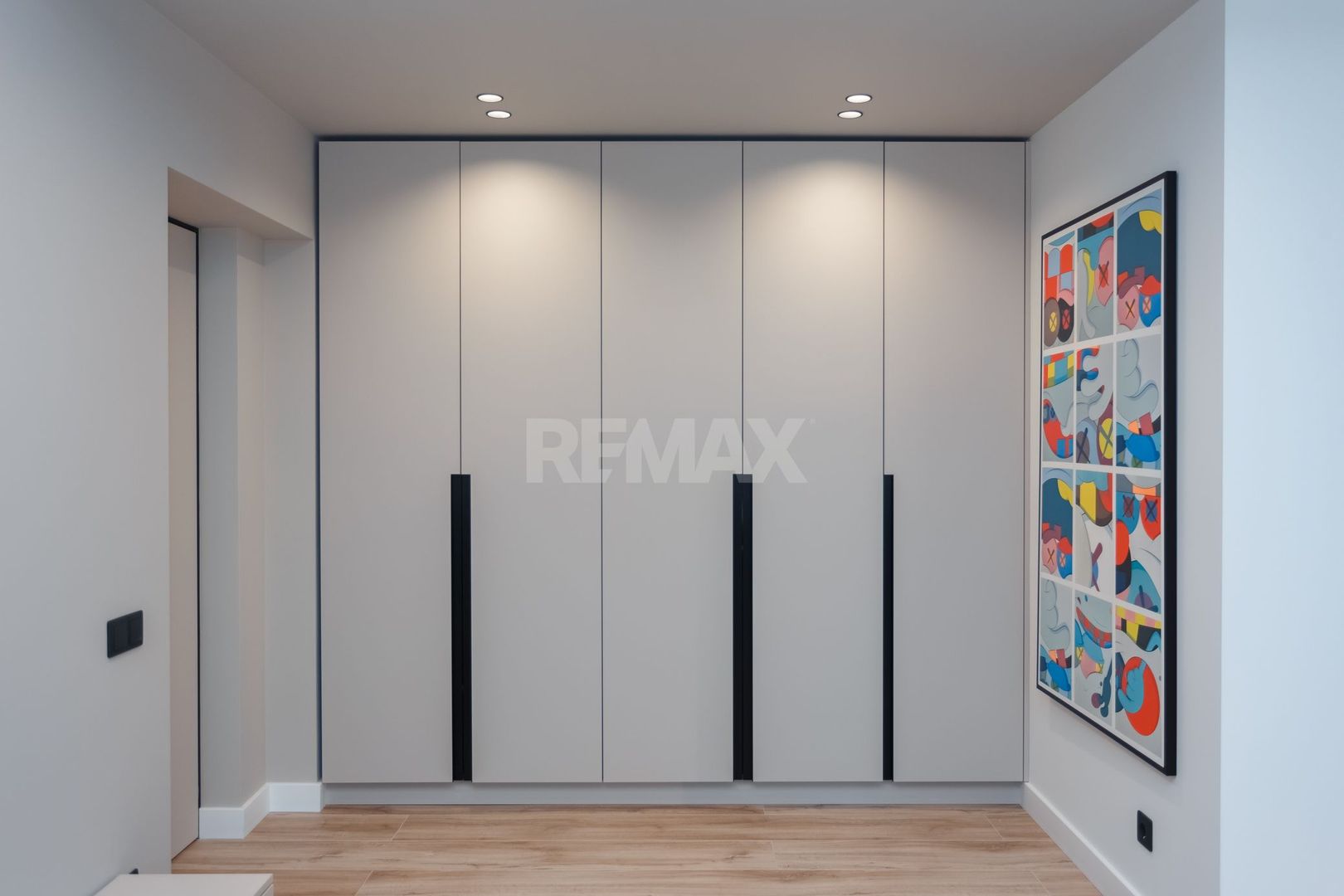De vânzare apartament, 3 dormitoare + terasă, str. Teatrală 3, Centru. - Poză 11