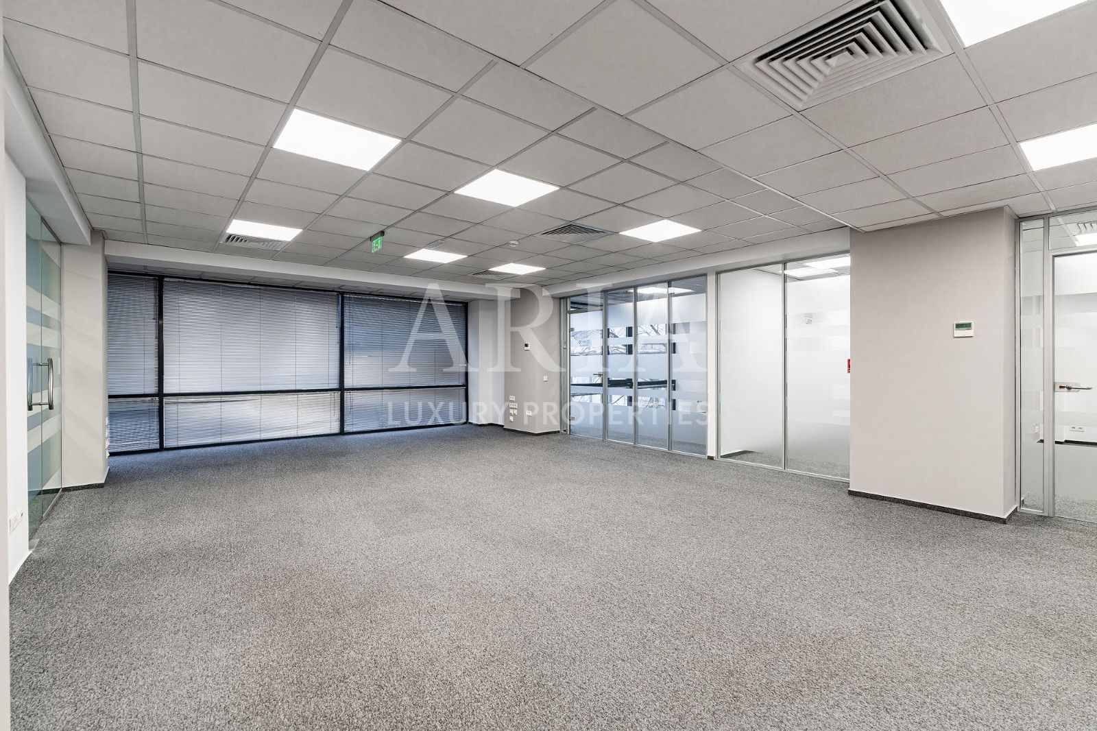 Spatiu birou Dacia - Poză 3