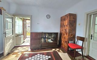 Casă de vanzare in Medgidia in zona centrala - Poză 4