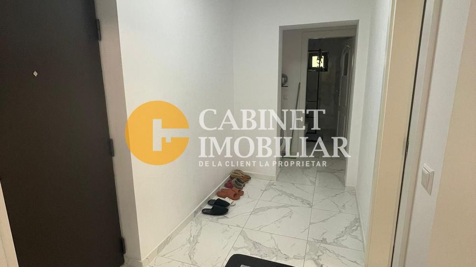 Central - Tg Cucu bloc tip Vila - 2 camere Decomandat RENOVAT 60mp - Poză 5