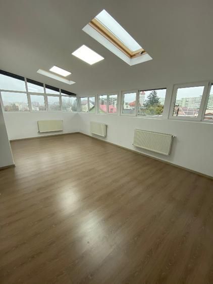 Clădire Multifuncțională 800 mp | Renovată 2024 | Ideală pentru Clinică, Birouri - Poză 8