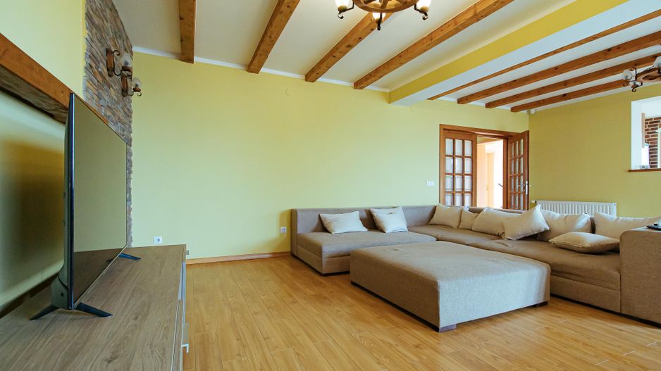 Casă nouă, intrare Stupini - Poză 35