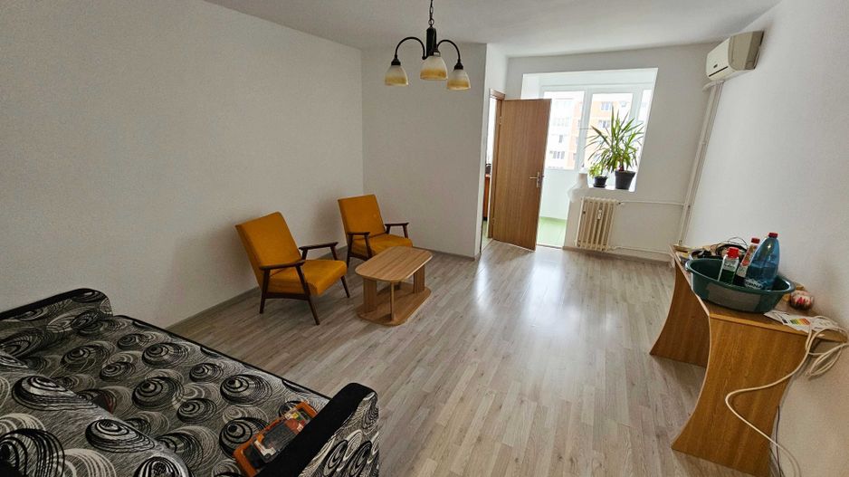 Vanzare garsoniera in Titan la 3 minute de metrou - Poză 1