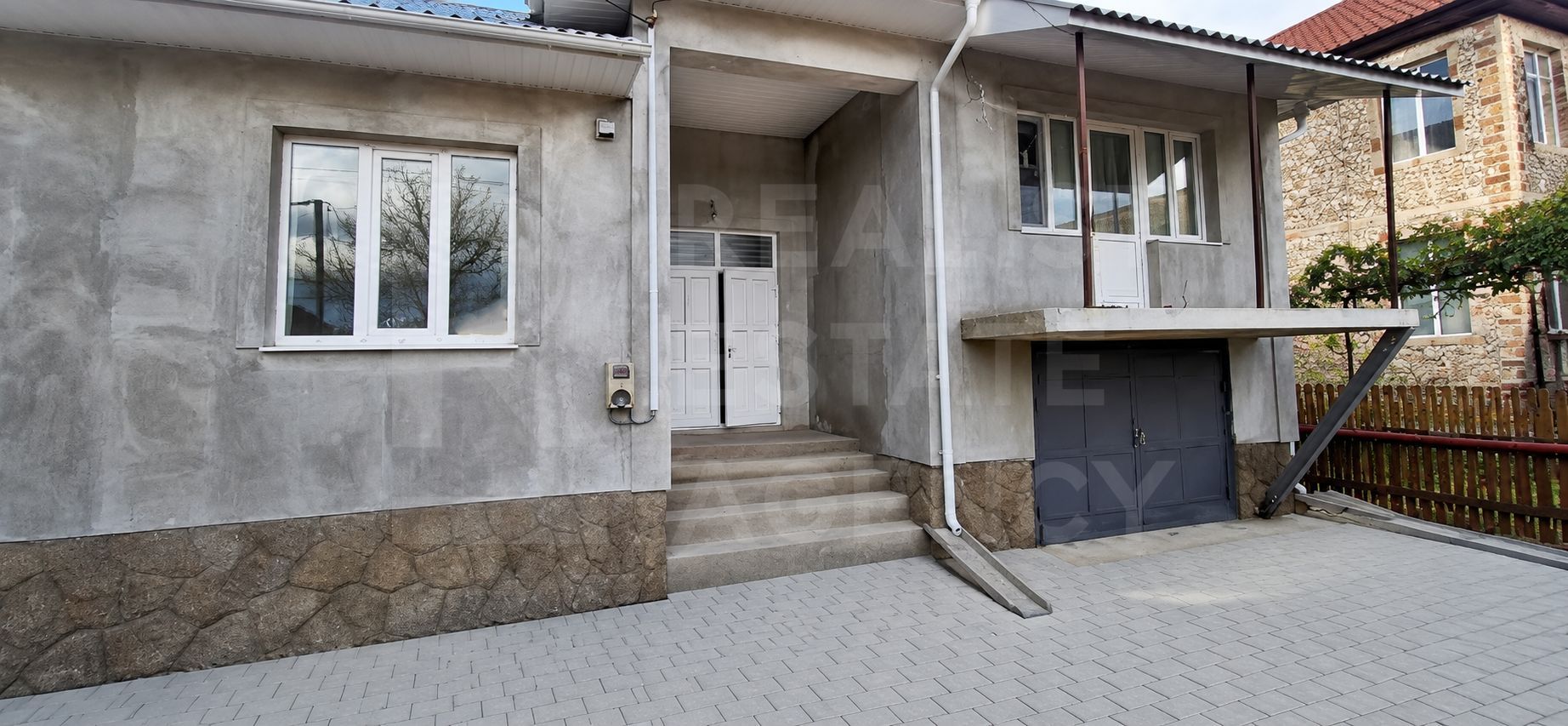 Vânzare, casă,  2 nivele, 4 camere, strada Vasile Lupu, Drochia - Poză 1
