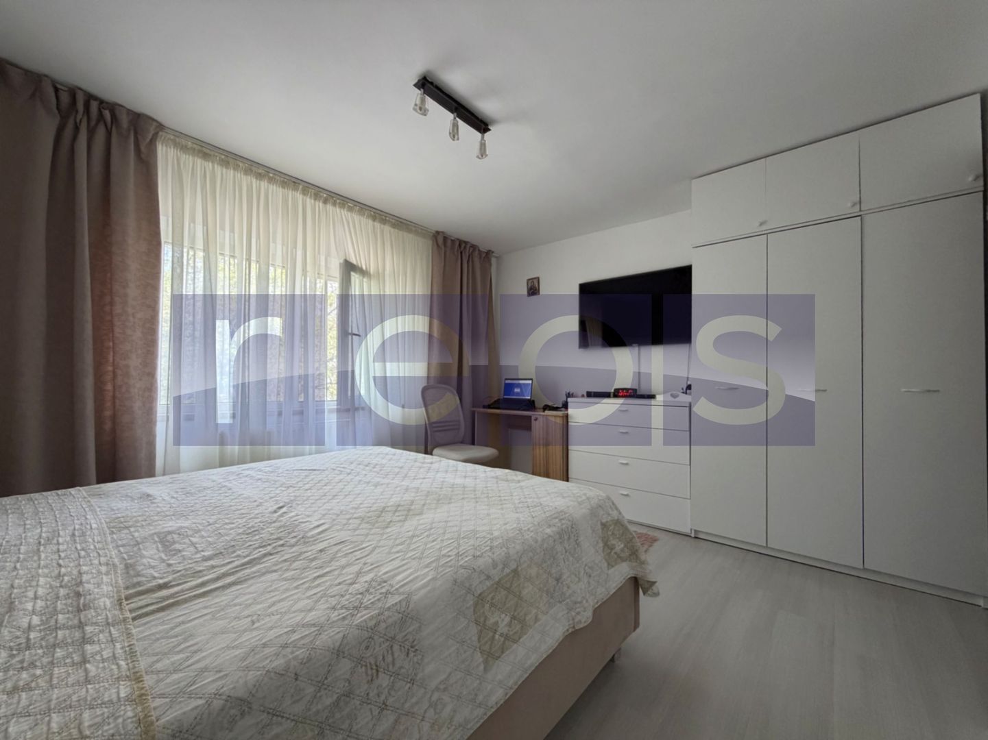 VANZARE 3 CAMERE | LUMINOS | OTOPENI CENTRAL | PARCARE INCLUSA - Poză 9
