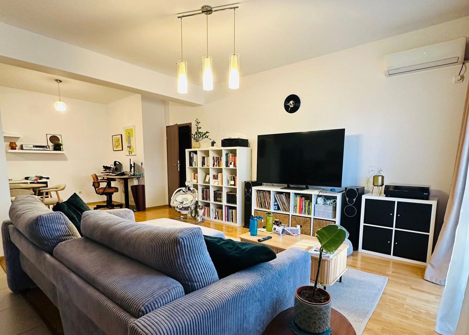 Apartament 2 camere cu terasa generoasa Parcare inclusa - Poză 1
