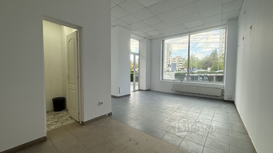 Spatiu comercial cu vitrina generoasa aproape de centru - Poză 2