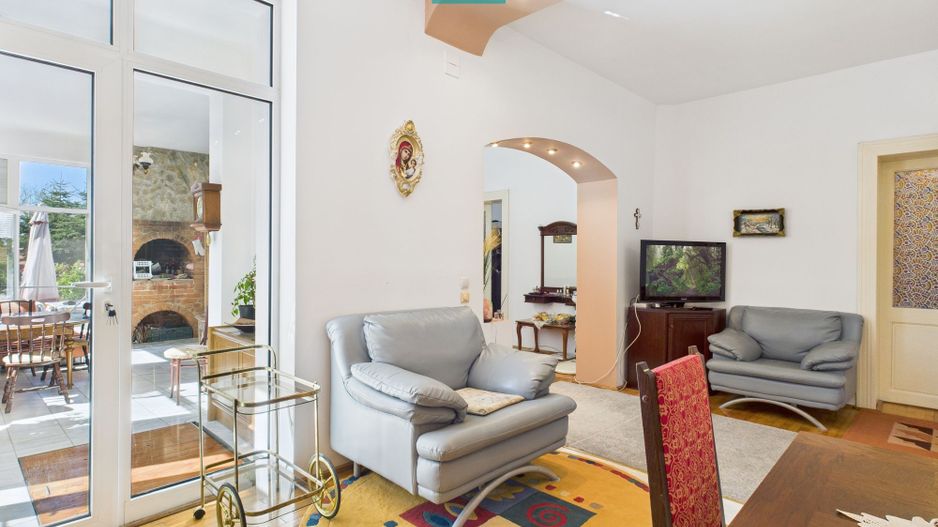 Casă cu piscină și teren generos, Sântana - Poză 2