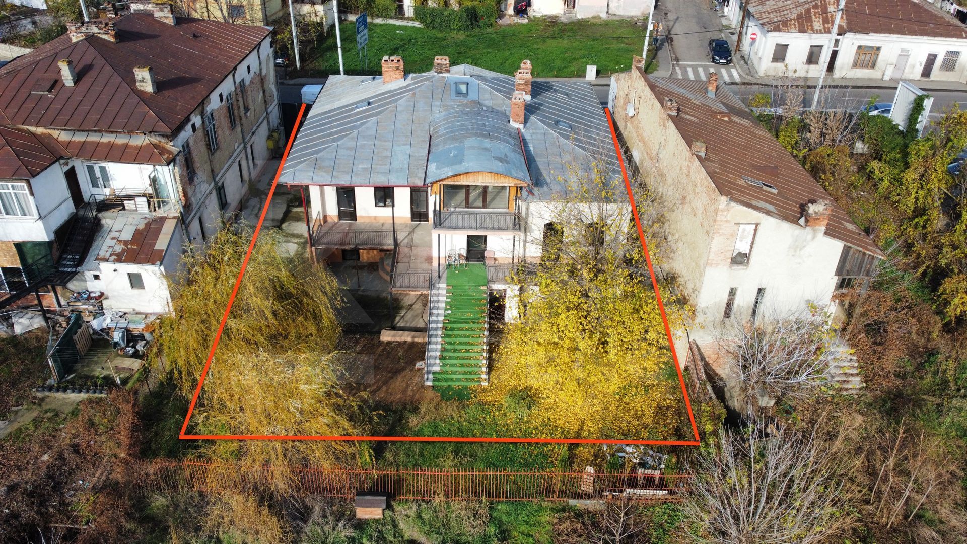 De vânzare – Clădire impresionantă, 11 camere, 9 dormitoare, Păcurari - Poză 2