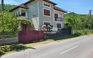 NECTORA IMOB Exclusivitate-Casa cu etaj tip Pensiune, 2300 mp, Soimi - Poză 1