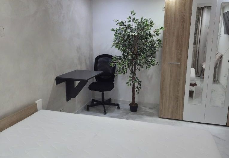 Garsoniera moderna, centrala proprie, AC, 8 min metrou - Poză 3