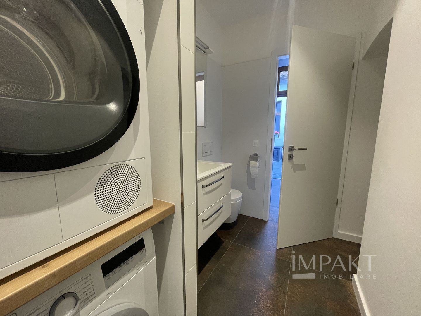 Casă de închiriat cu finisaje de excepție în Zona Semicentrală - Poză 15