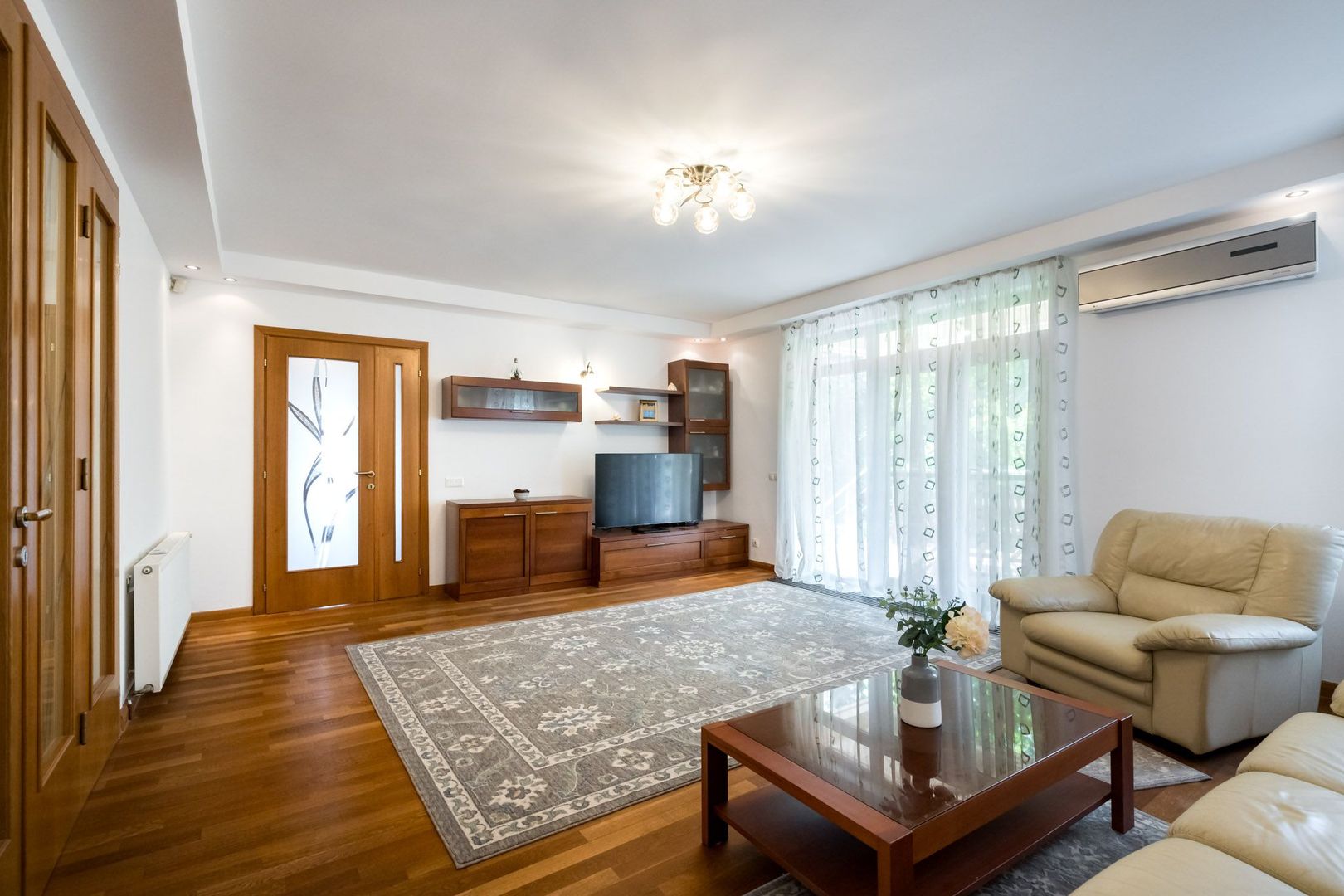COMISION 0% - Baneasa/ Dobrogeanu Gherea-Garlei casa P+1+M 6 camere curte 550mp - Poză 5