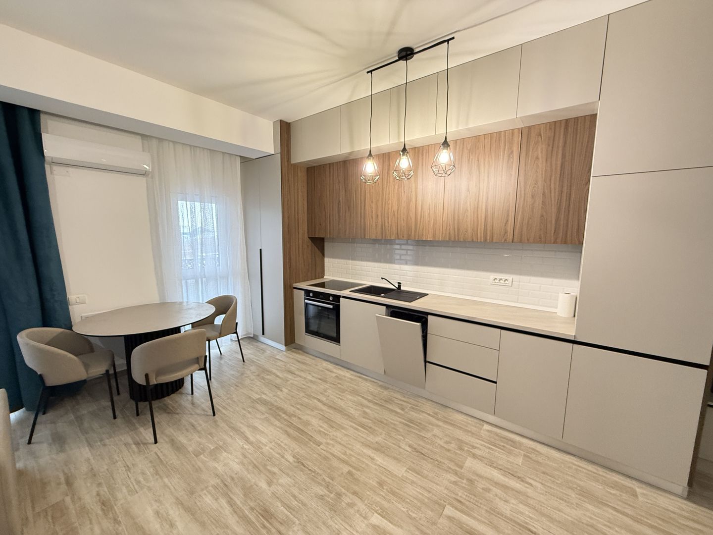 Soarelui | Bloc nou | Prima închiriere | Etaj 2 | Încălzire pardoseală - Poză 1