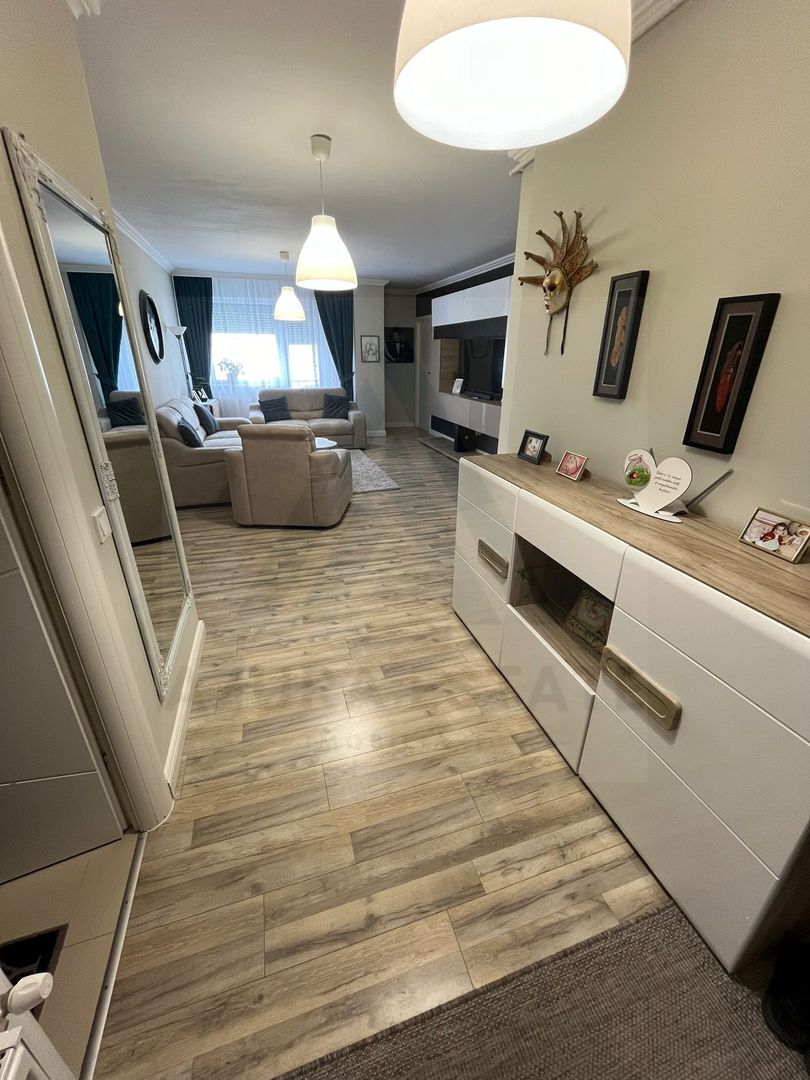 Apartament 3 camere 2 bai 2 balcoane si parcare subterana in Turnisor - Poză 1