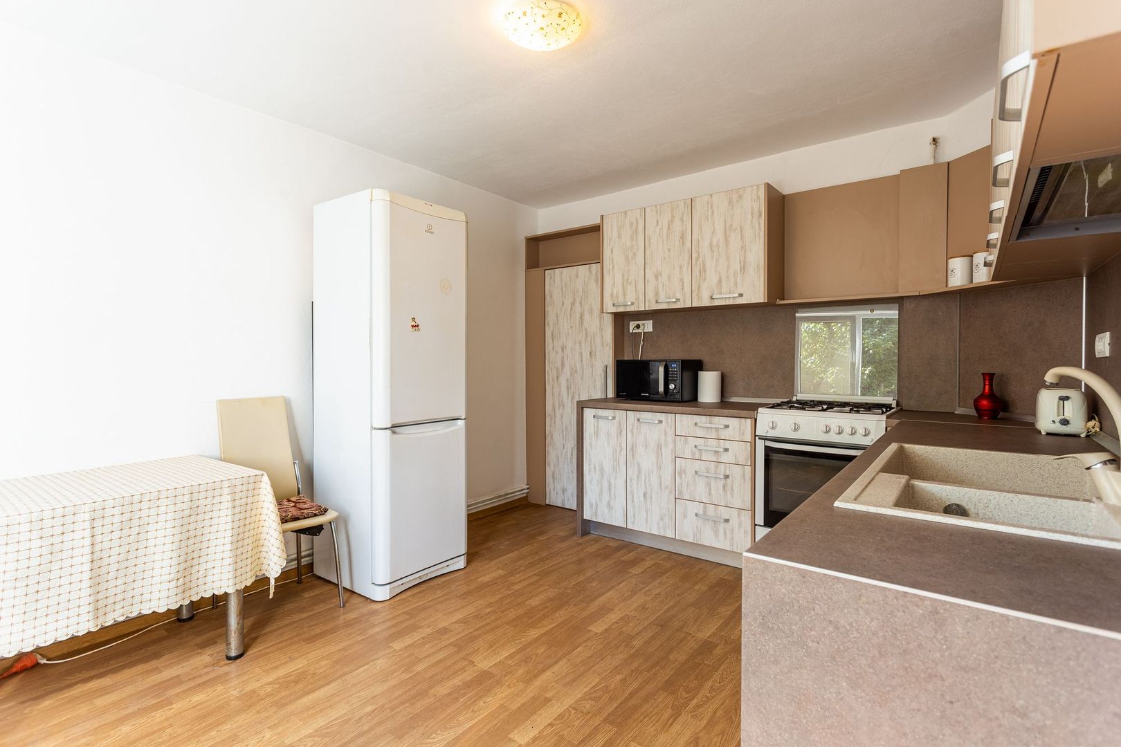 Oportunitate! Casă individuală în Pârneava. - Poză 2