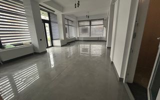 Spațiu comercial de închiriat/ vanzare in Onești  vad stradal, 160 mp - Poză 1