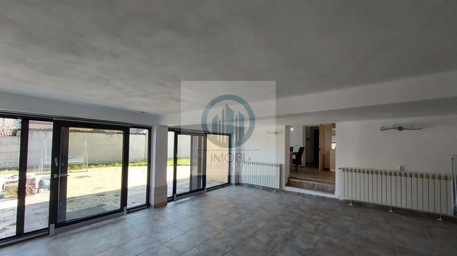 Vila deosebita în loc Simeria, zona ultracentrala - Poză 7