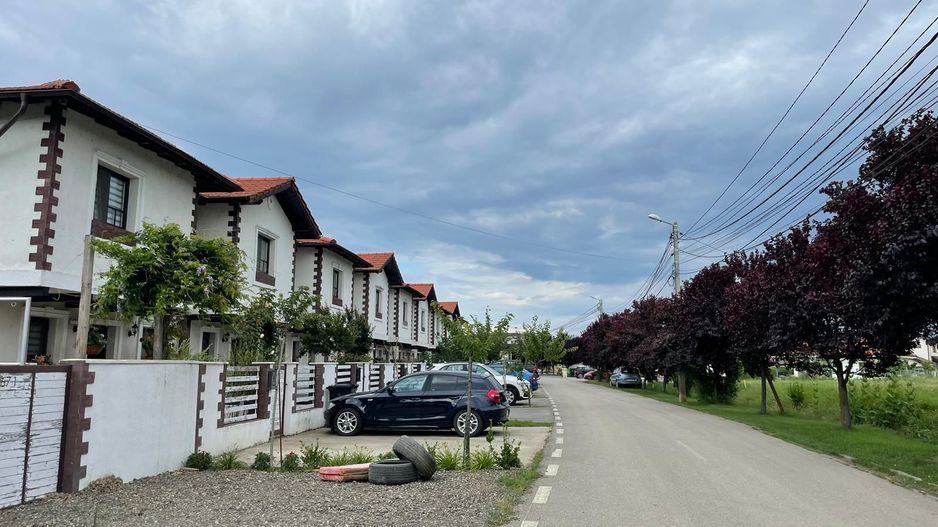 Casă modernă mobilată | 3 dormitoare |  Ansamblu privat | Strada asfaltata - Poză 1