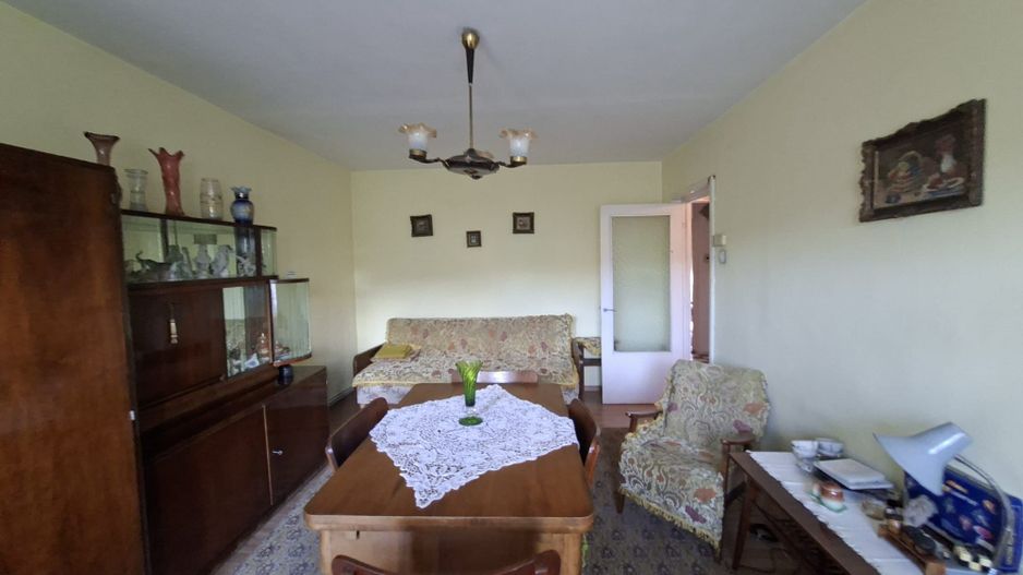 Apartament cu 4 camere de vanzare/centru Turda - Poză 3