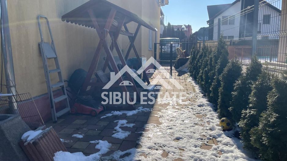 Apartament 2 camere la casă cu pod+curte in  Șelimbăr-Zona Brana - Poză 14