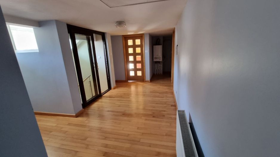 Chirie sau Vânzare - Vila Mare 3 Apartamente + Buncăr – Privat Afacere - Poză 15