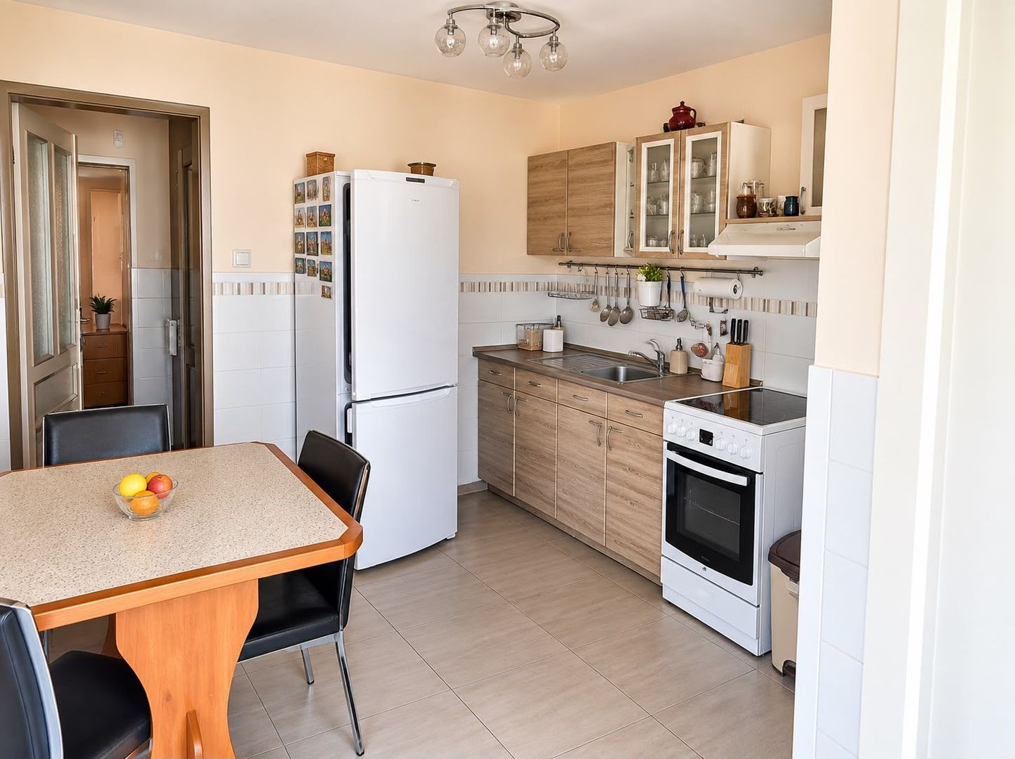 Casă cu 3 camere 85 mp în Freidorf + 2.877 mp teren - Poză 4