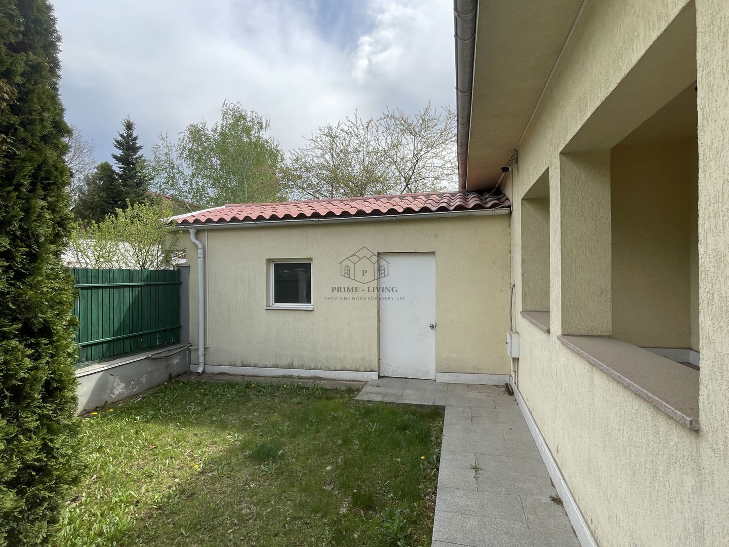 VILA SPATIOASA LA INCHIRIERE IN ZONA PIPERA LANGA SCOLI - Poză 24