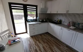 Casa moderna cu 4 camere, La  CHEIE in Poplaca - Poză 14