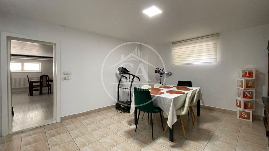 Casa de vanzare cu 10 camere in Santandrei, Bihor - Poză 10