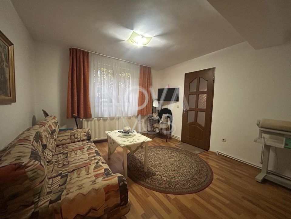 Casa de vanzare 200 mp cu spatiu comercial la parter, strada Lunga - Poză 4