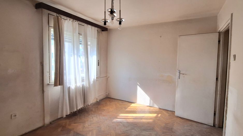 Apartament cu 2 camere - Piata Victoriei - Poză 10