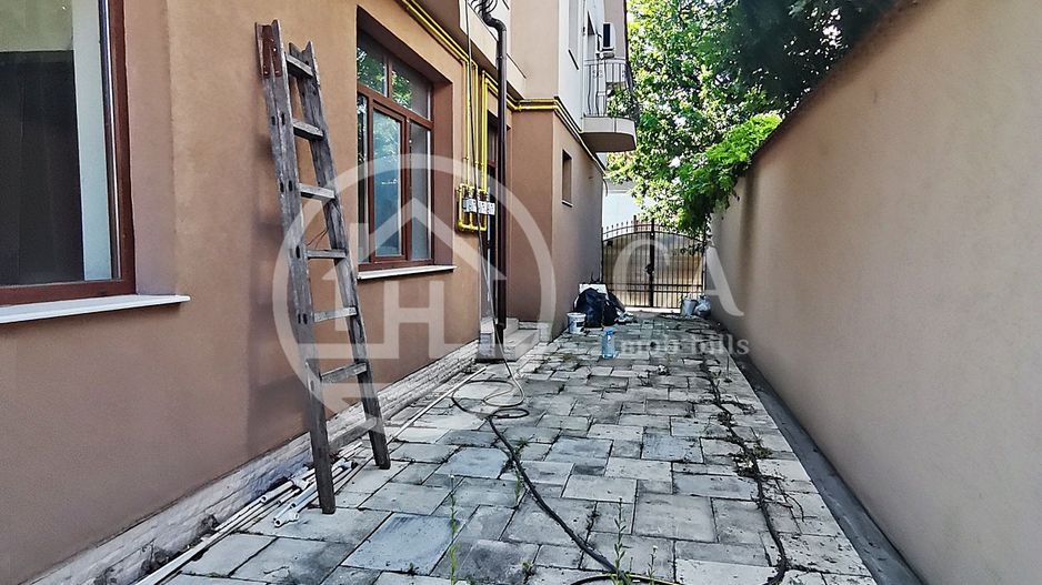 Casa de închiriat cu 7 camere în zona Dimitrie Cantemir, Oradea - Poză 27