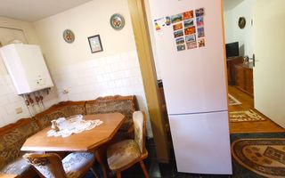 Apartament luminos cu vedere spre biserică, într-un cartier verde și liniștit. - Poză 7