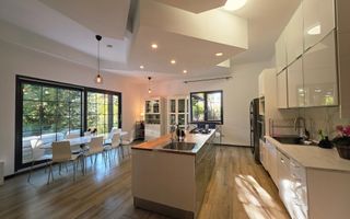 Reședință exclusivistă cu deschidere la Lacul Scroviștea - Poză 1