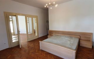 Casa situata ultracentral langa Poarta I a Cetatii Alba Carolina - Poză 3