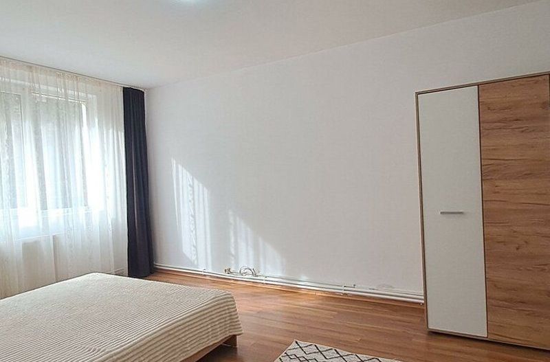 3 camere | Centrala proprie | Parcare - Poză 1