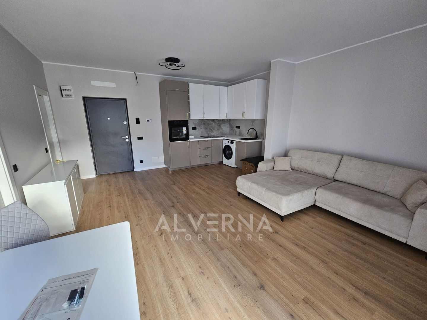 Apartament 2 camere | 45 mp + balcon | zona Bulgaria | Parcare* - Poză 1