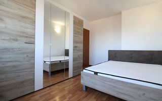 Aradului; decomandat, bucatarie inchisa. Parcare privata inclusa. - Poză 7