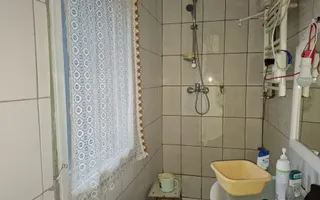 URGENT!, vila singur curte, TEREN IN PROPRIETATE, libera, NEGOCIABIL - Poză 13