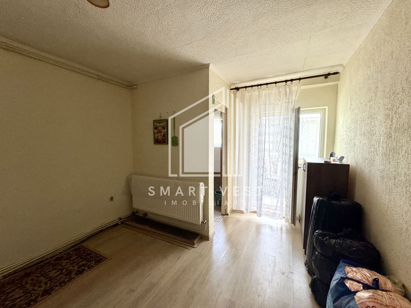 Garsoniera + balcon | Parter | Zona Micro 17,  str. Ostrovului - Poză 1