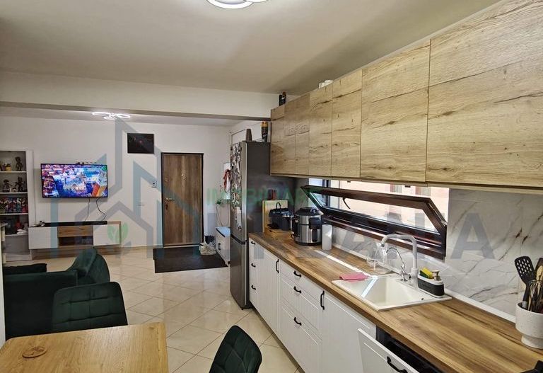 Apartament 3 camere, etaj 1, zona Nicolina 1 - Rond Vechi, suprafata utila 64 mp + balcon inchis 6 mp - Poză 1