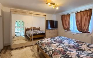 Casă cu 2 anexe transformate în locuințe, teren generos de 9 ari – Groși - Poză 3