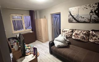 Vand apartament 3 camere micro 40 - Poză 1