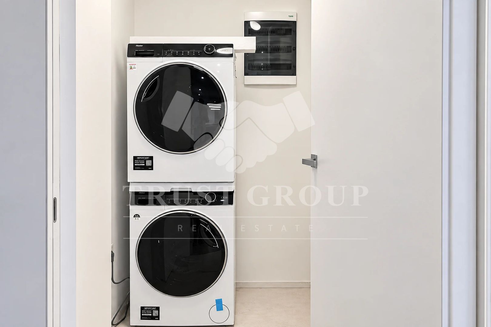 Apartament 4 camere Aviatorilor | Curte 132mp - Poză 32