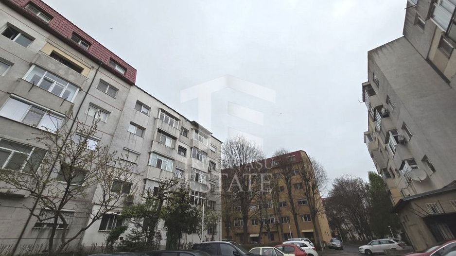 INEL I - Apartament cu centrala pe gaz, loc de parcare si pod de 60 mp - Poză 46