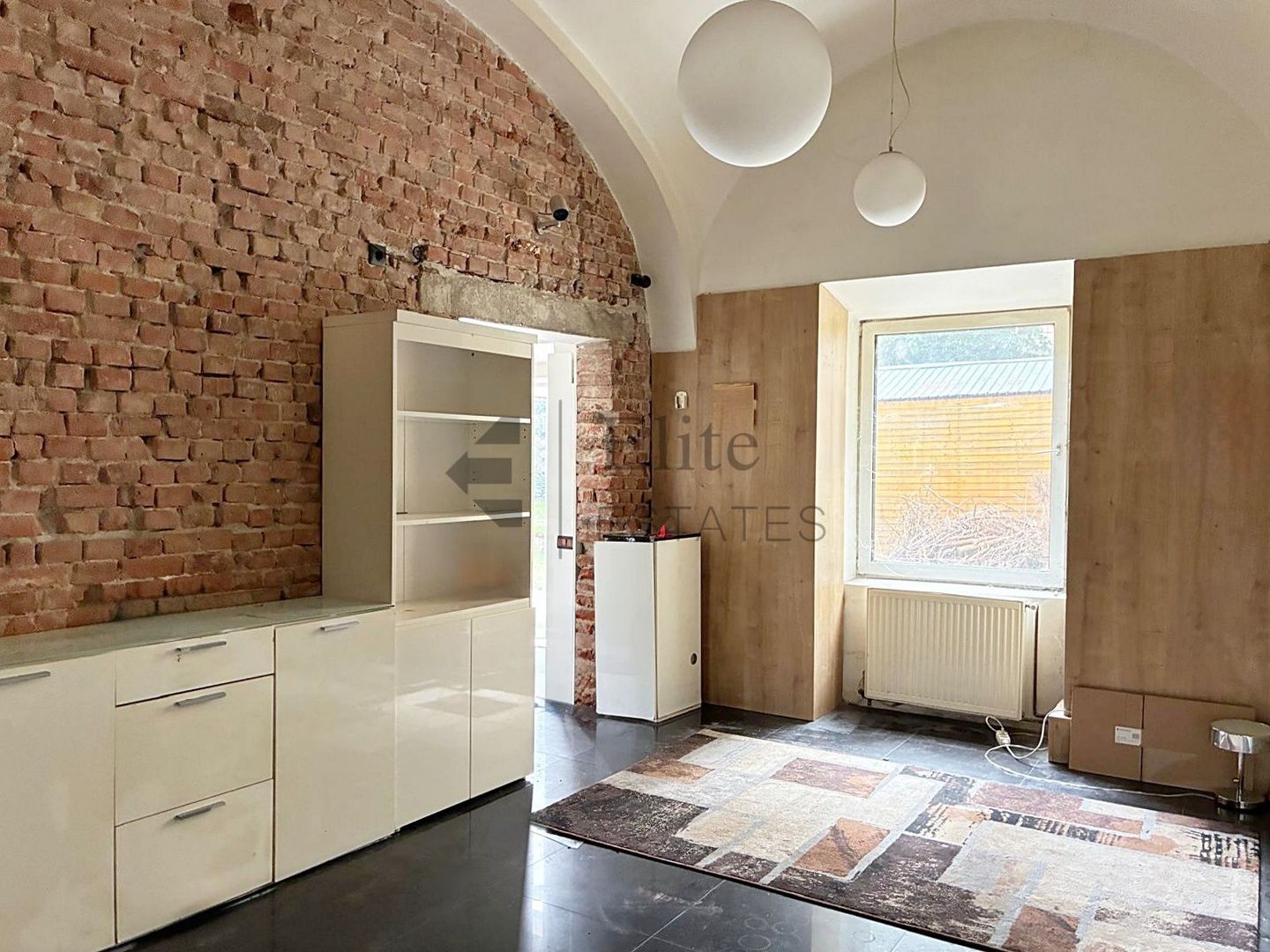 Apartament ultracentral in Pasajul Vulturul Negru din Oradea - Poză 5